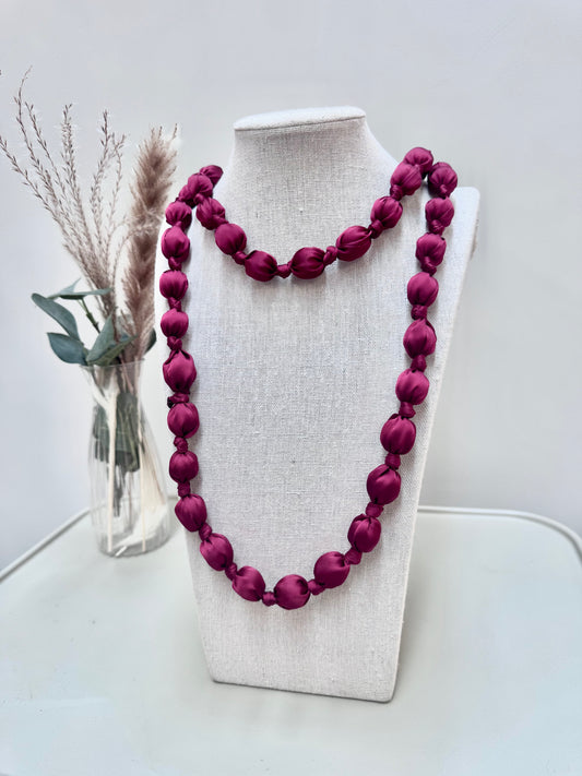 Collar tela granate